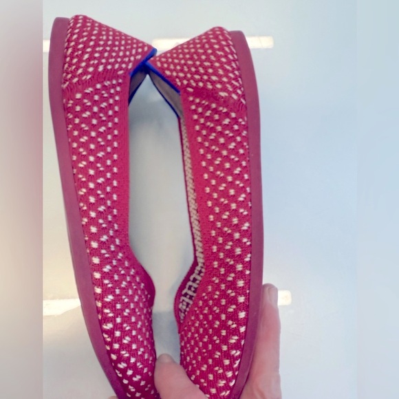 Rothy’s Red Apple Honeycomb Point RETIRED Size 8.5 EXC - Picture 6 of 9